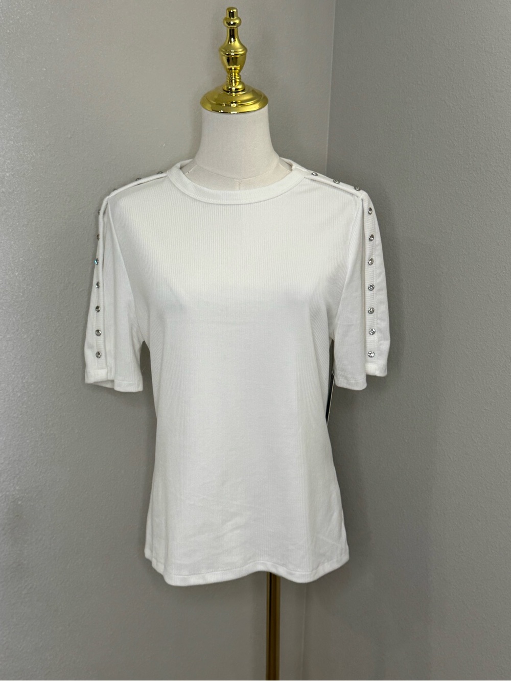 CURE Women’s Medium White Ribbed Short Sleeve Top Rhinestone Button Trim NWT